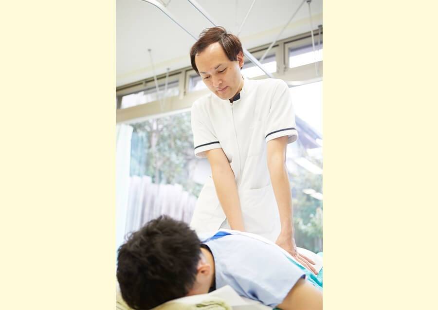 頚椎・背骨・骨盤矯正・O脚矯正